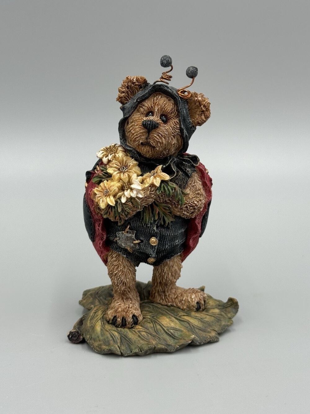 1999 Boyds Bears BEARSTONE Tweedle Bedeedle Stop and Smell the Flowers 227730